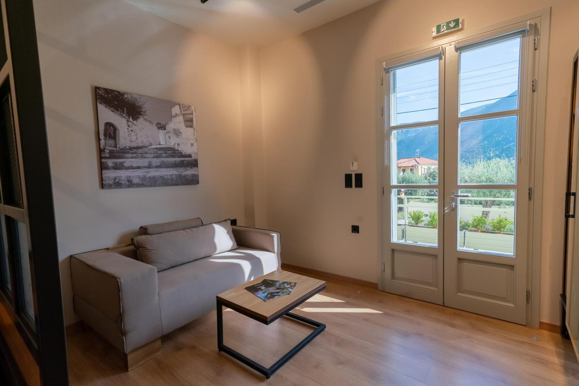 Kraka Apartments Leonídion エクステリア 写真