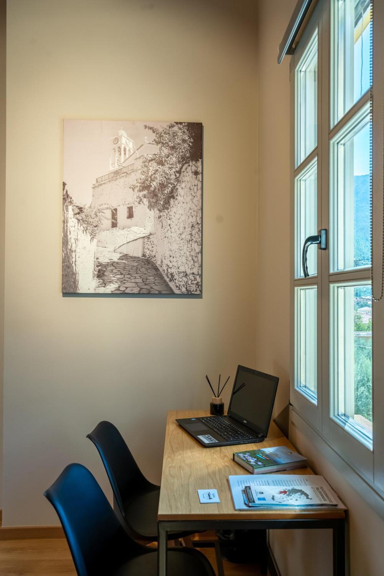 Kraka Apartments Leonídion エクステリア 写真