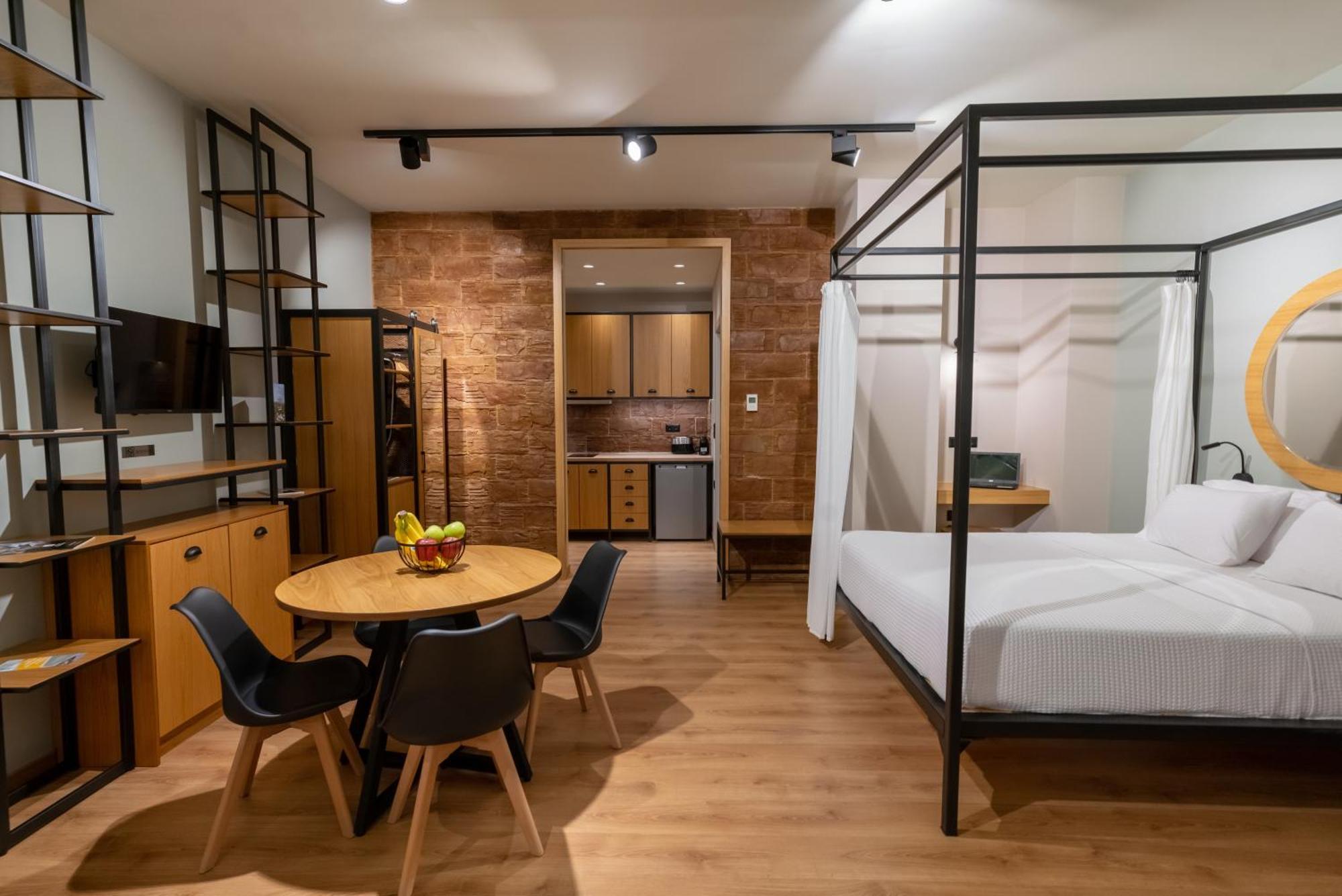 Kraka Apartments Leonídion エクステリア 写真