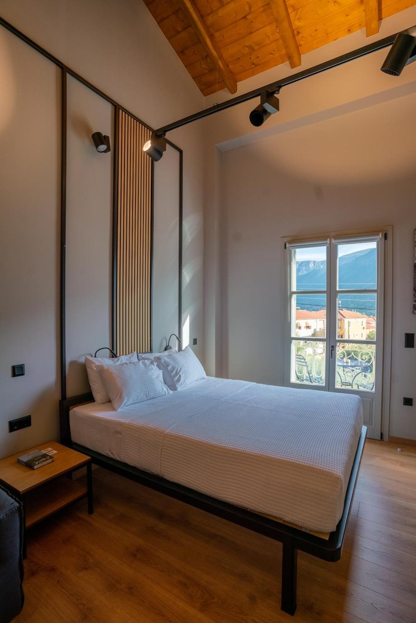 Kraka Apartments Leonídion エクステリア 写真
